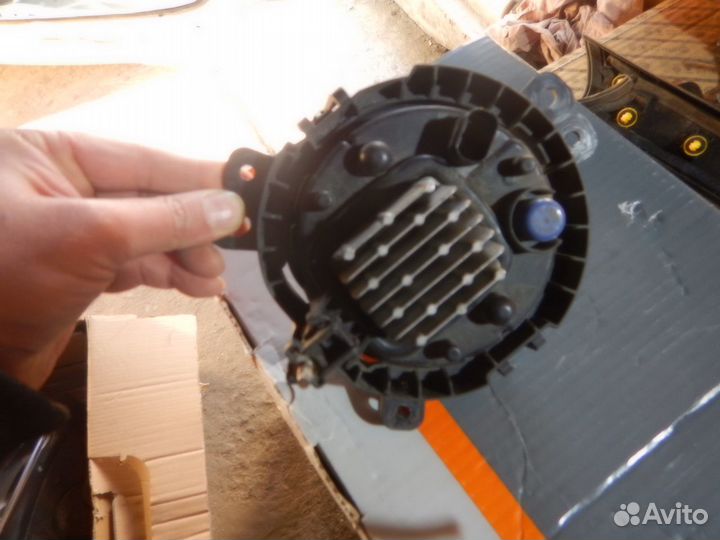 Фара противотуманная левая Mini Countryman F60