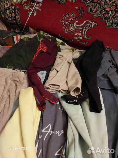 Женские вещи для занятия спортом и дома