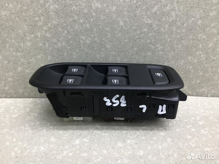 Блок управления стеклоподъемниками, Renault Duster II 2021 809613649R