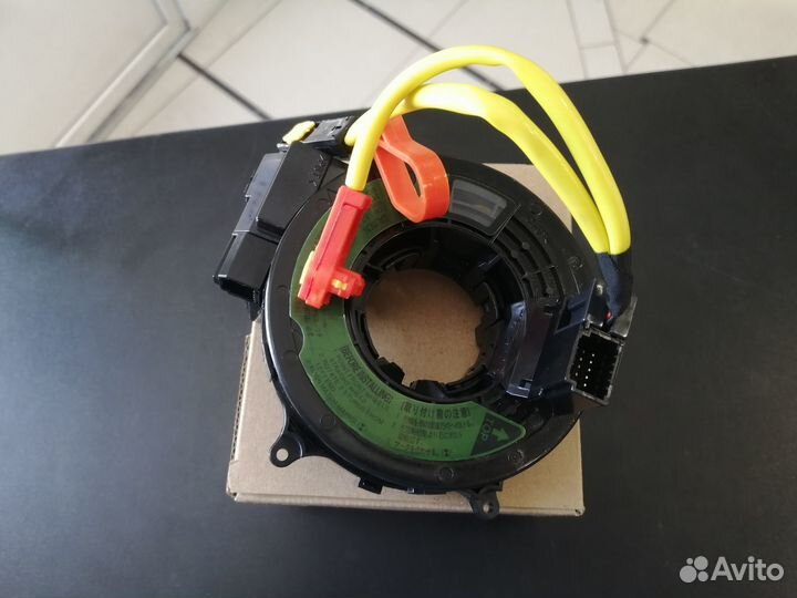 Шлейф нов подрулевой Land Cruiser 100 98-07 2фишки