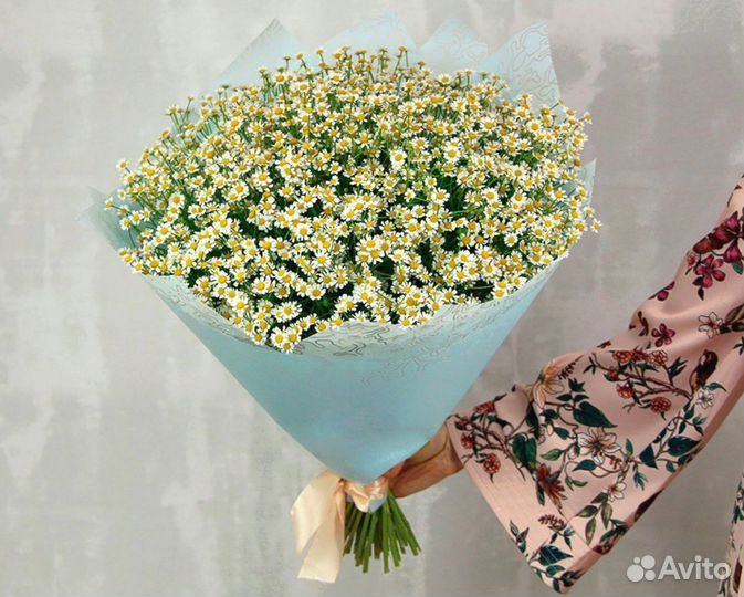 Большой букет из матрикарии