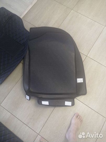 Автомобильные 3D коврики из экокожи