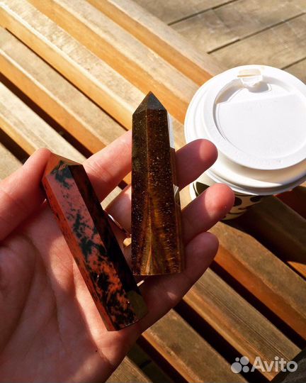 Натуральный минерал красный обсидиан