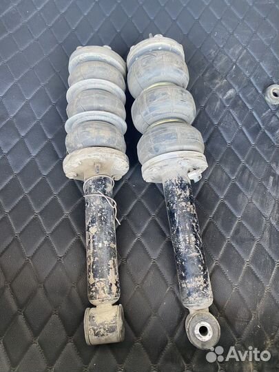 Задеие стойки одна подушка новая