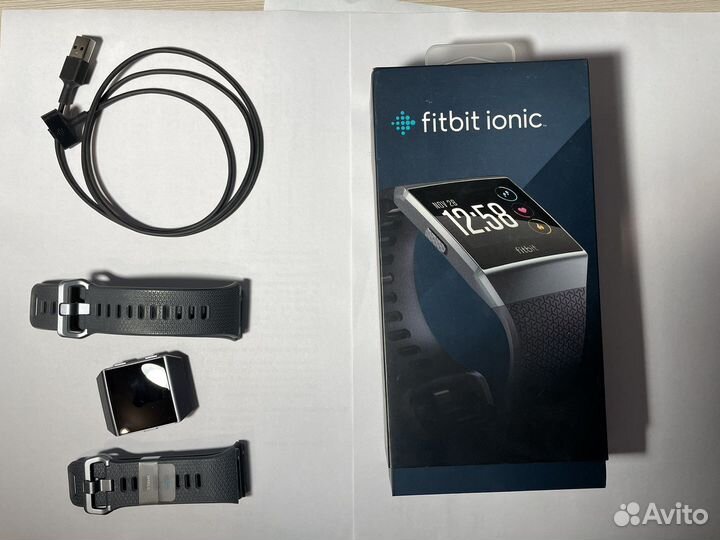 Смарт часы FitBit ionic