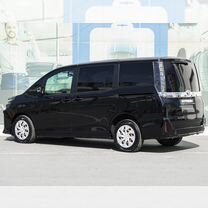 Toyota Voxy 2.0 CVT, 2014, 176 588 км, с пробегом, цена 1 829 000 руб.