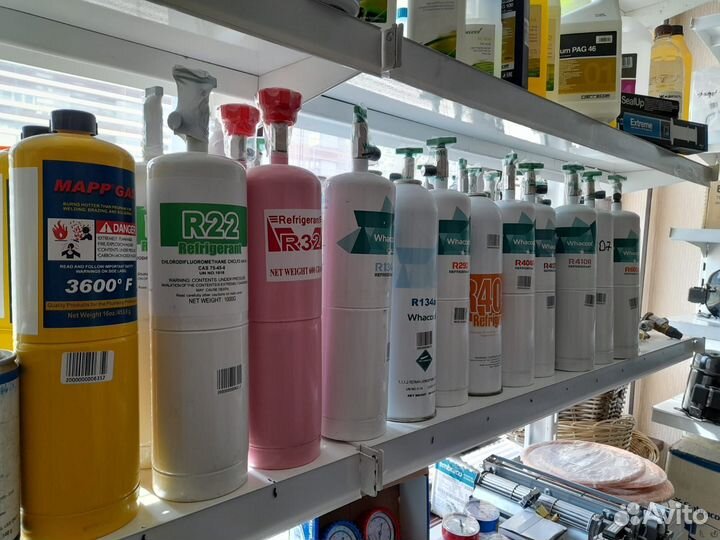 Фреон R-32 (0,6 кг) с вентилем и клапаном шредера