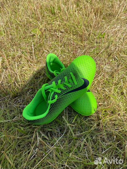 Футбольные бутсы nike, разм 33
