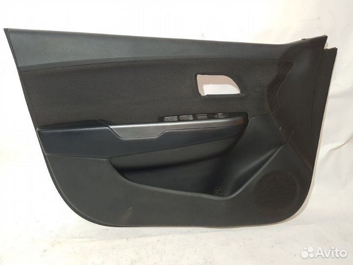 Обшивка двери передняя левая Kia Rio 2011-2017