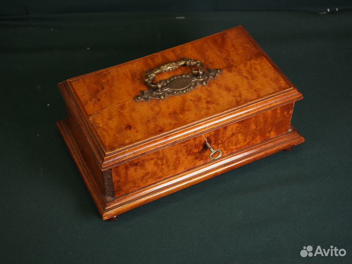 Антикварная Деревянная шкатулка. Европа