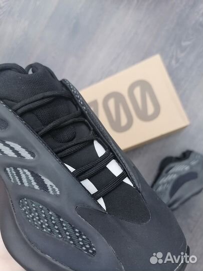 Кроссовки Yeezy Boost 700 V3 