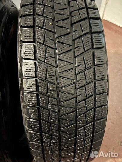 Bridgestone Blizzak DM-V1 215/70 R17 101R