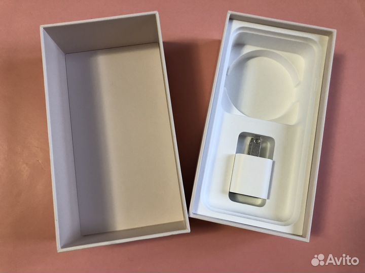 Коробка от iPhone 8 64 Гб