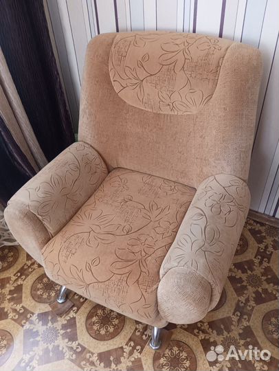 Комплект мягкой мебели. Диван, кресла