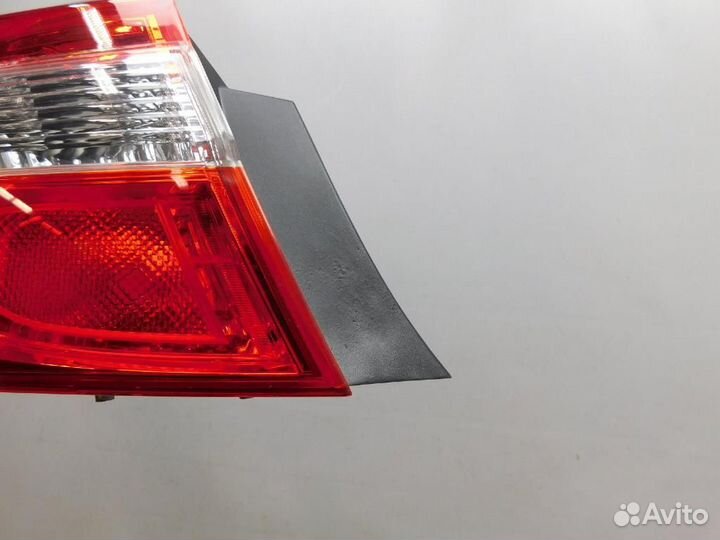 Фонарь задний наружный левый Toyota Camry
