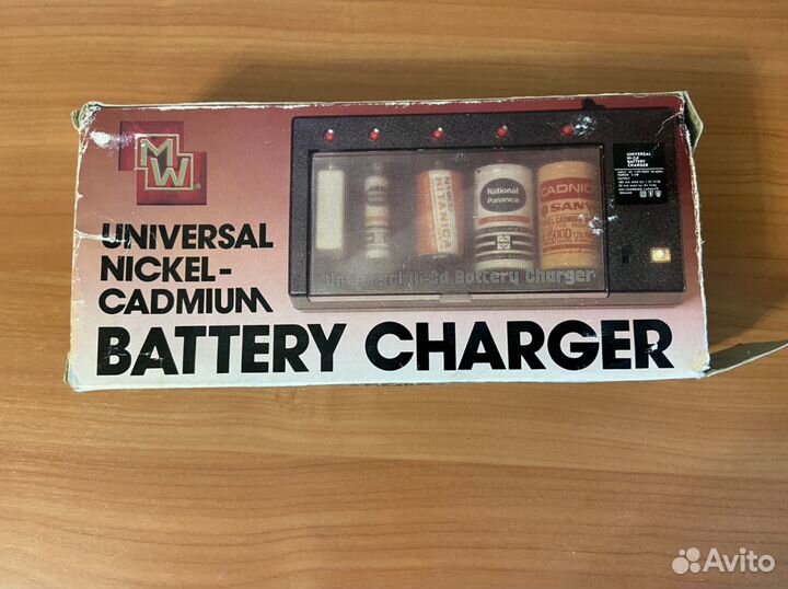 Универсальное зарядное устройство