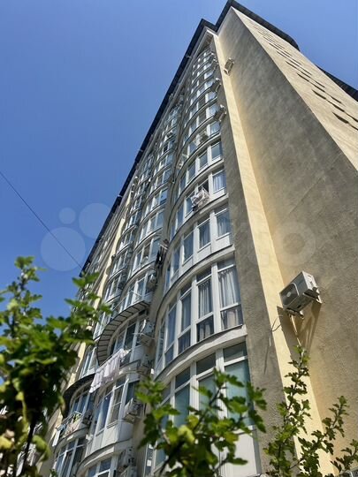 2-к. квартира, 52 м², 4/18 эт.