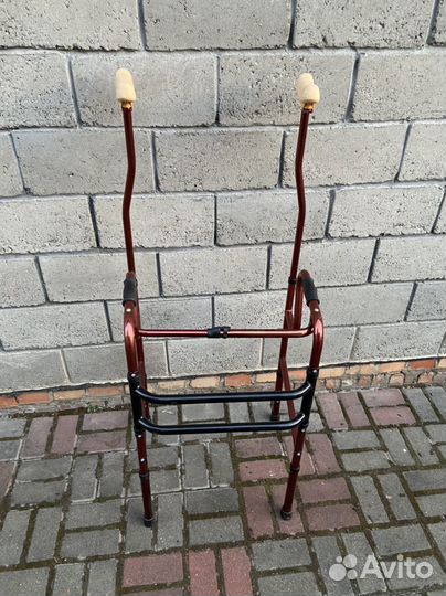 Ходунки для взрослых шагающие