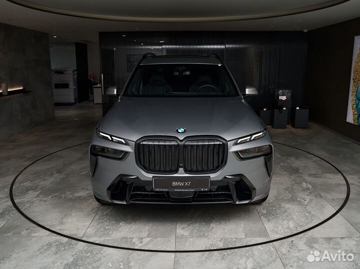 BMW X7 3.0 AT, 2024