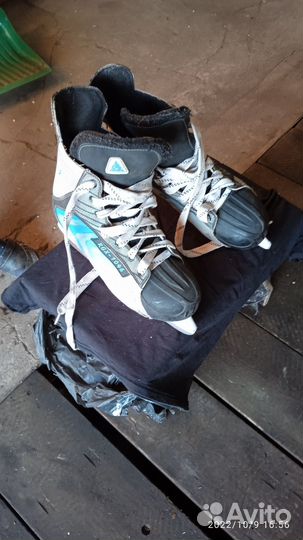 Коньки хоккейные