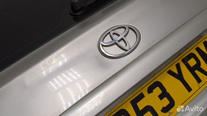 Крышка багажника Toyota Avensis 2, 2003