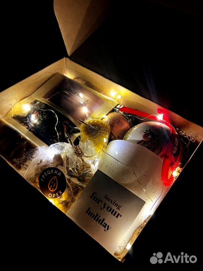 Новогодний подарочный бокс