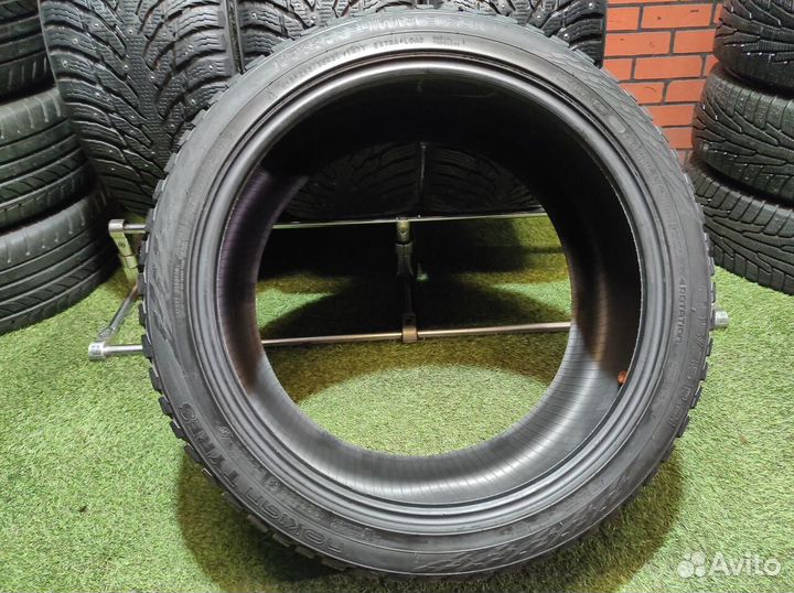 Nokian Tyres Hakkapeliitta 9 SUV 295/35 R21 107T