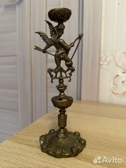 Старинный бронзовый подсвечник Амур Купидон