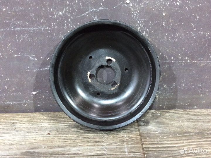 Шкив помпы Audi A4 A6 A8