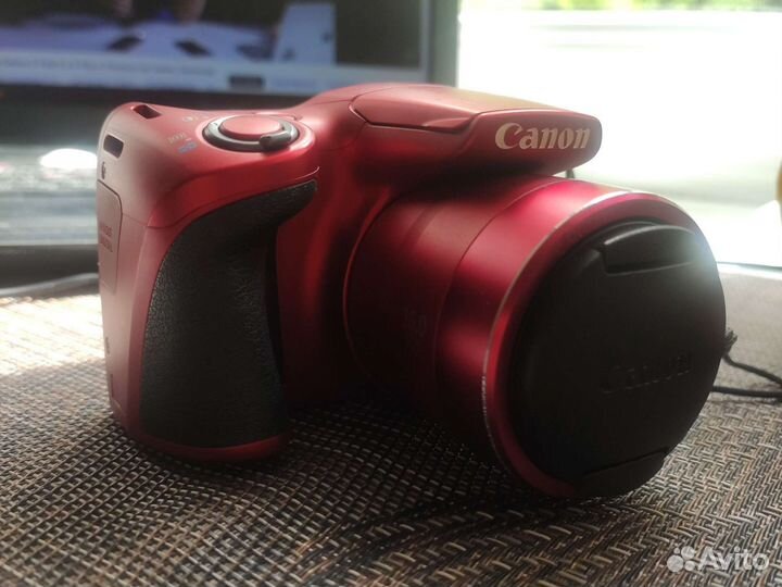 Компактный фотоаппарат canon