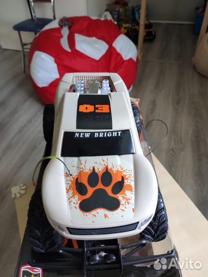 Машинка на пульте управления Syberian Expedition