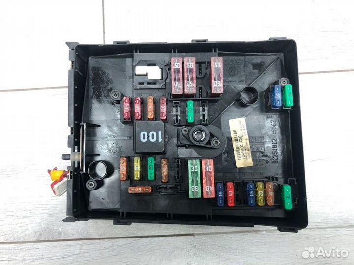Блок предохранителей Skoda Octavia универсал cayc