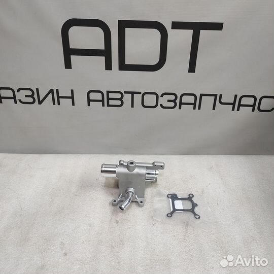 Тройник системы охлаждения Mazda 2.0 LF L5