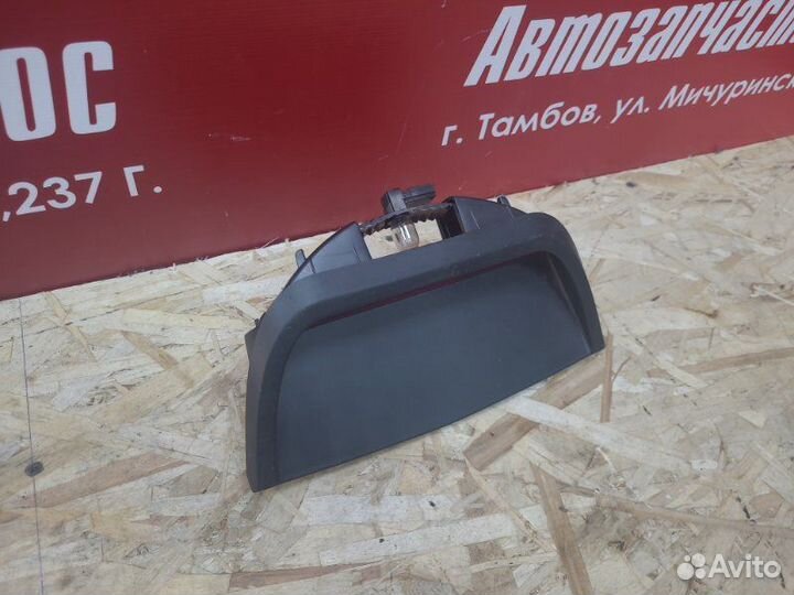 Стоп-сигнал Renault Logan