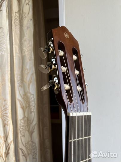 Классическая гитара yamaha c40