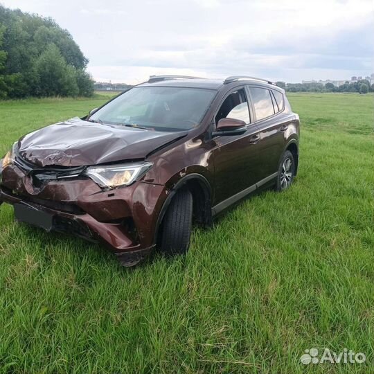 Toyota RAV4 2.0 CVT, 2017, битый, 77 000 км