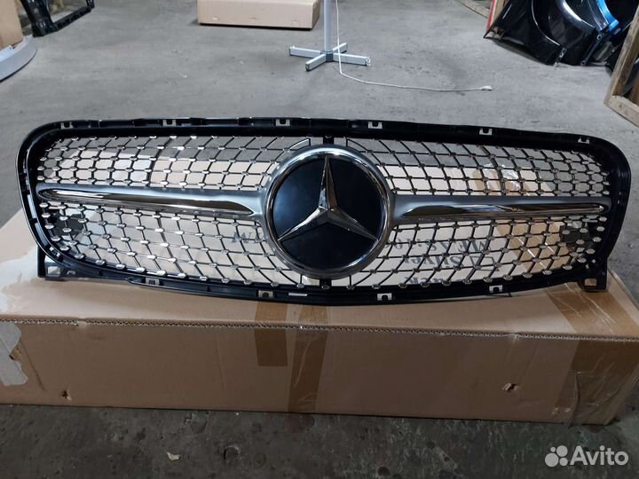 Решетка радиатора Mercedes W156 Diamond До рест