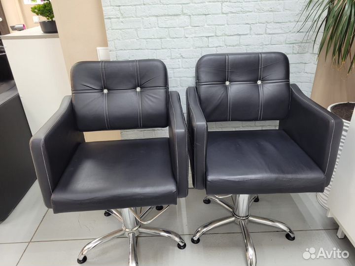 Парикмахерское кресло