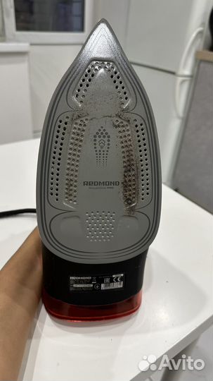 Утюг redmond RI-C283