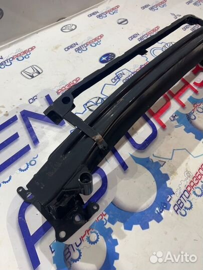 Усилитель бампера передний Skoda Octavia A5 1.6