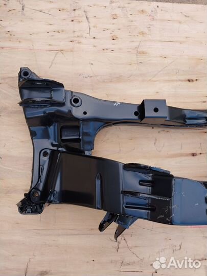 Подрамник Mitsubishi Outlander 1