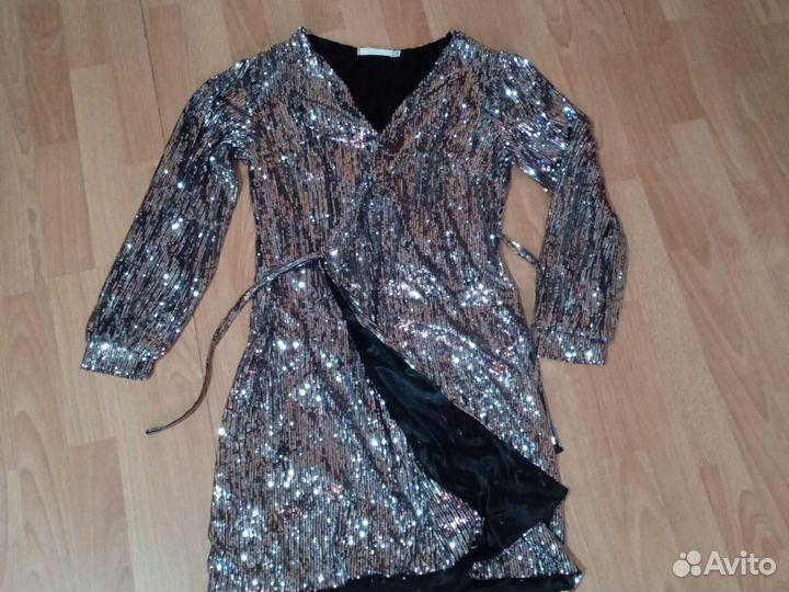 Нарядное платье