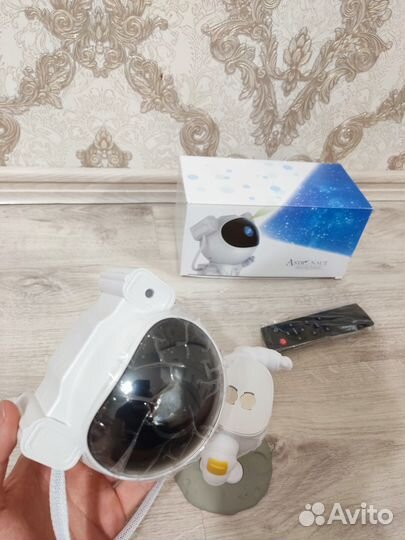 Ночник проектор звёздное небо космонавт