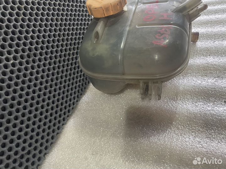 Бачок расширительный Opel Astra H