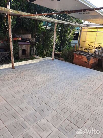 Укладчик тротуарной плитки брусчатки