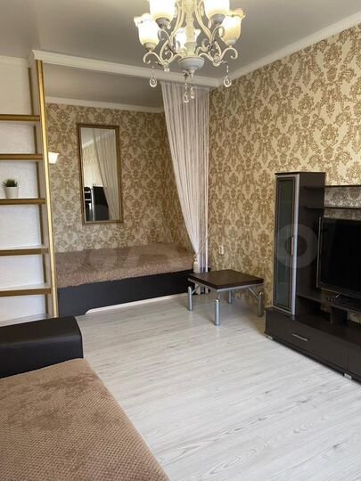 1-к. квартира, 42 м², 2/5 эт.