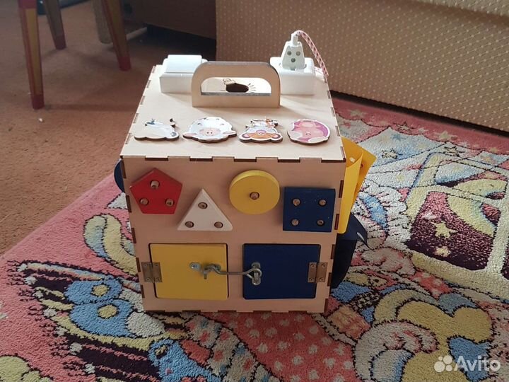 Бизиборд домик бу