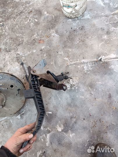 Педаль сцепления Mazda 3 BK