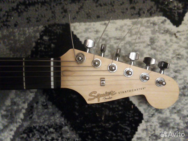 Электрогитара Fender squier stratocaster