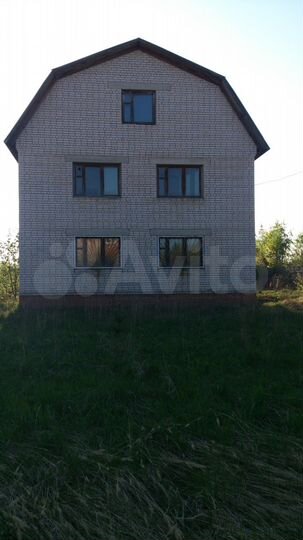 Коттедж 700 м² на участке 15 сот.